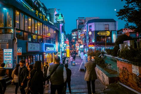 itaewon street seoul